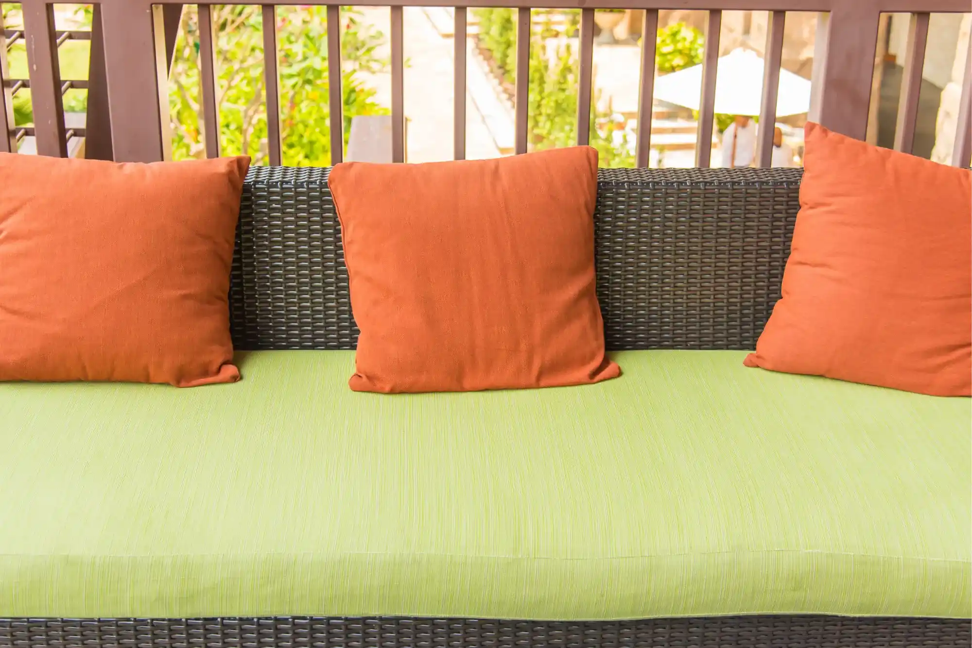 Tel : 0585956111طريقة تنظيف الكنب الخيش - Top h Services طريقة تنظيف الكنب الخيش